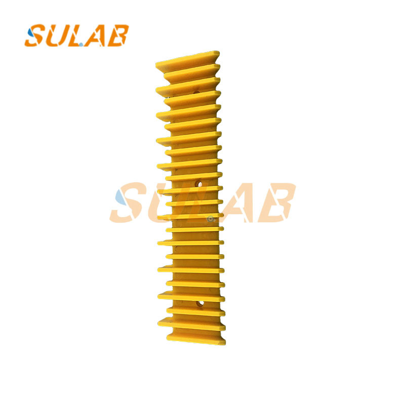 Yellow Plastic Step Demarcation Strip Escalator Spare Parts SCS 319900 319901 319902